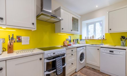 3 Bed in Ponthirwaun 8