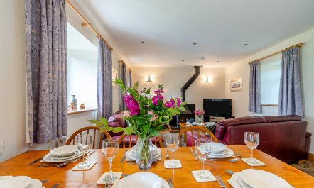 3 Bed in Ponthirwaun 7