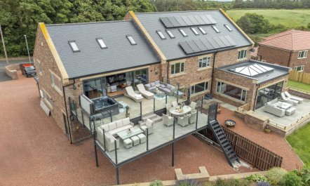 3 Bed in Red Row