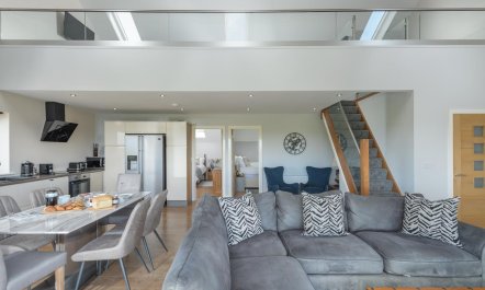 3 Bed in Red Row 5