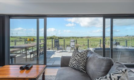 3 Bed in Red Row 9