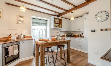 4 Bed in Quarnford 7