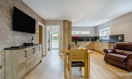 1 Bed in Beeston 7