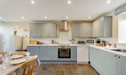 4 Bed in Shebbear 8