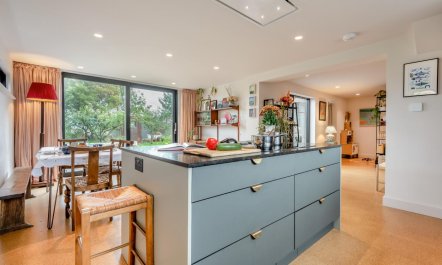 3 Bed in Milford On Sea