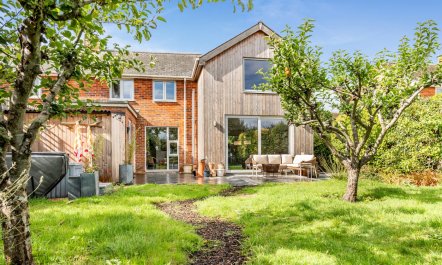 3 Bed in Milford On Sea 2