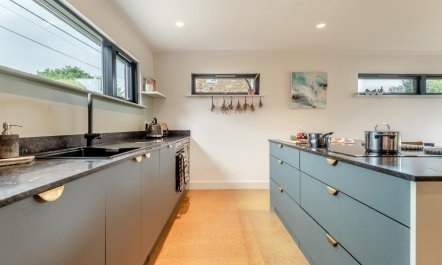 3 Bed in Milford On Sea 6