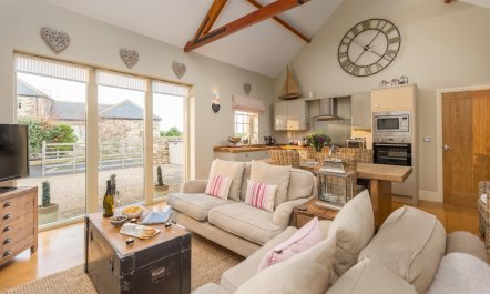 2 Bed in Bamburgh 3