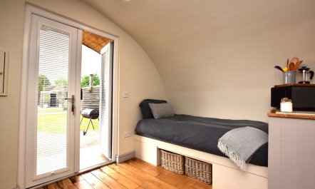 1 Bed in Rocester 4