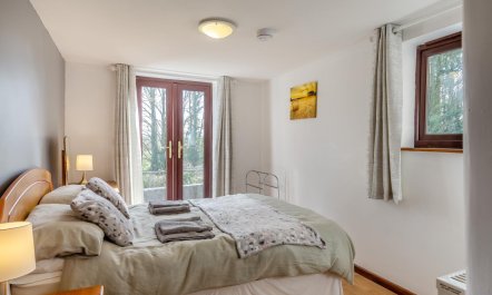 2 Bed in Woodford 4