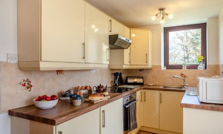 2 Bed in Woodford 2