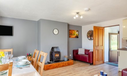 2 Bed in Woodford 3