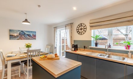 4 Bed in Weymouth 3