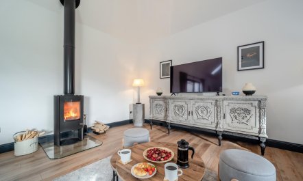 5 Bed in Galston 1