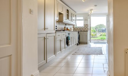 3 Bed in Mumbles 6
