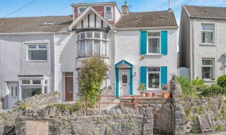 3 Bed in Mumbles