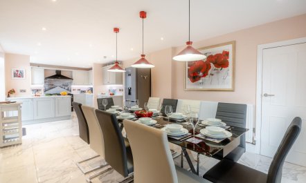 6 Bed in Llandudno