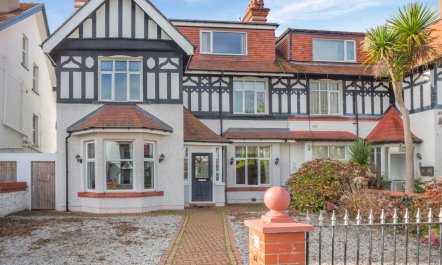 6 Bed in Llandudno 2