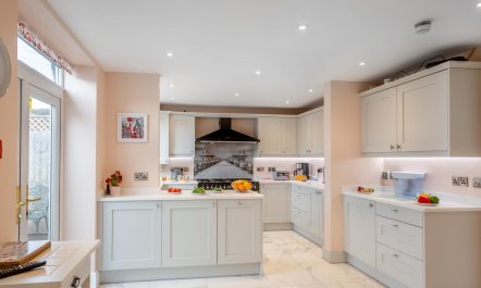 6 Bed in Llandudno 7