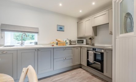 2 Bed in Lobb 8