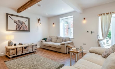 2 Bed in Blandford St. Mary 5