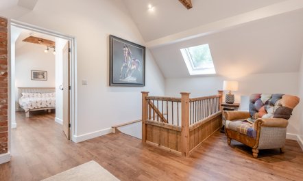 2 Bed in Blandford St. Mary 9