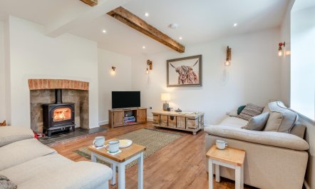 2 Bed in Blandford St. Mary 6