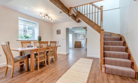 2 Bed in Blandford St. Mary 1