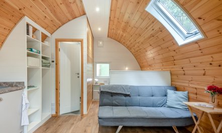 1 Bed in Saleby 1