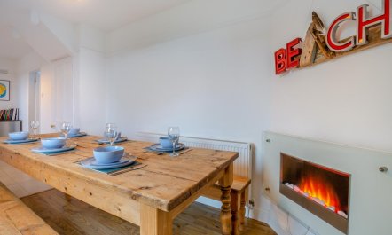 4 Bed in Trearddur Bay 3