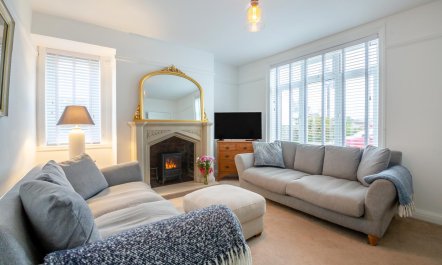4 Bed in Trearddur Bay 1