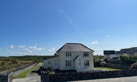 4 Bed in Trearddur Bay 8
