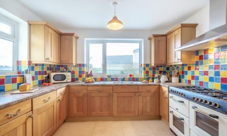 4 Bed in Trearddur Bay 2