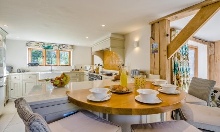 4 Bed in Holmbury St. Mary 8