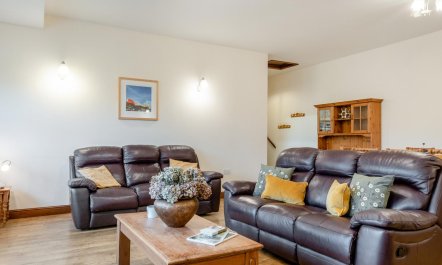 4 Bed in Whitwell 6