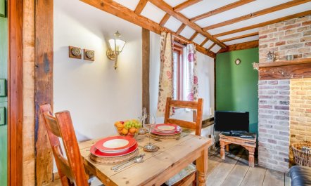 1 Bed in Ashburnham 4