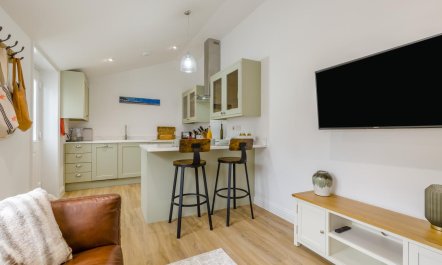 1 Bed in Overstrand 5