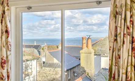 4 Bed in St. Ives 5