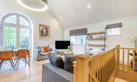 2 Bed in Langham 2