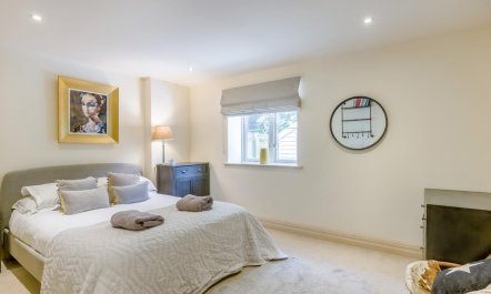 2 Bed in Langham 9