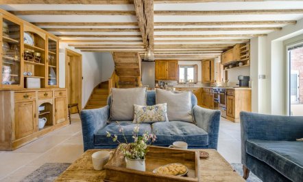 2 Bed in Moccas 8