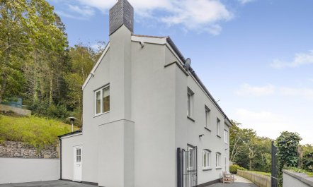 4 Bed in Aberdovey 1