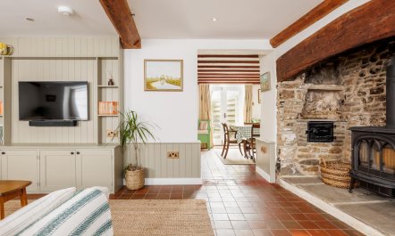 3 Bed in Burton Bradstock 2