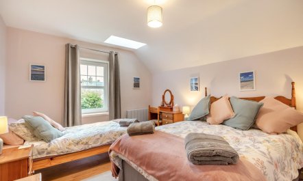 2 Bed in Broad Haven 3