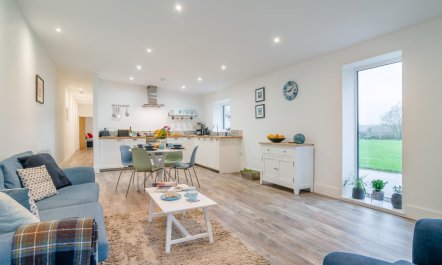 2 Bed in Hinton Blewett 2