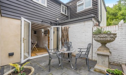 2 Bed in Peasmarsh 8