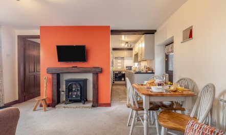 2 Bed in Earl Sterndale 7