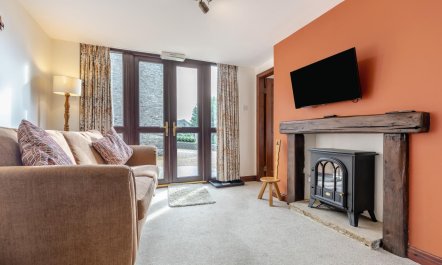 2 Bed in Earl Sterndale 1