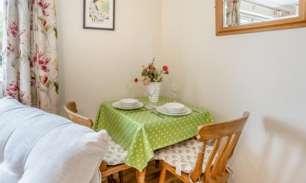1 Bed in Saundersfoot 9