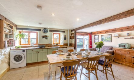 3 Bed in Criccieth 4